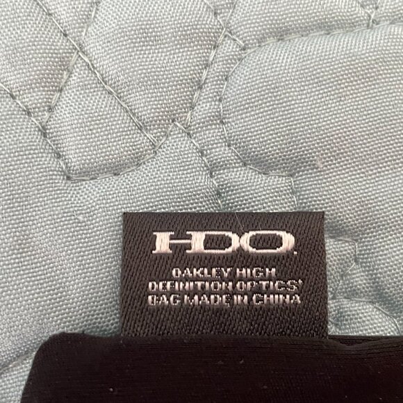 Oakley Sunglass Pouch Bag - Picture 2 of 3